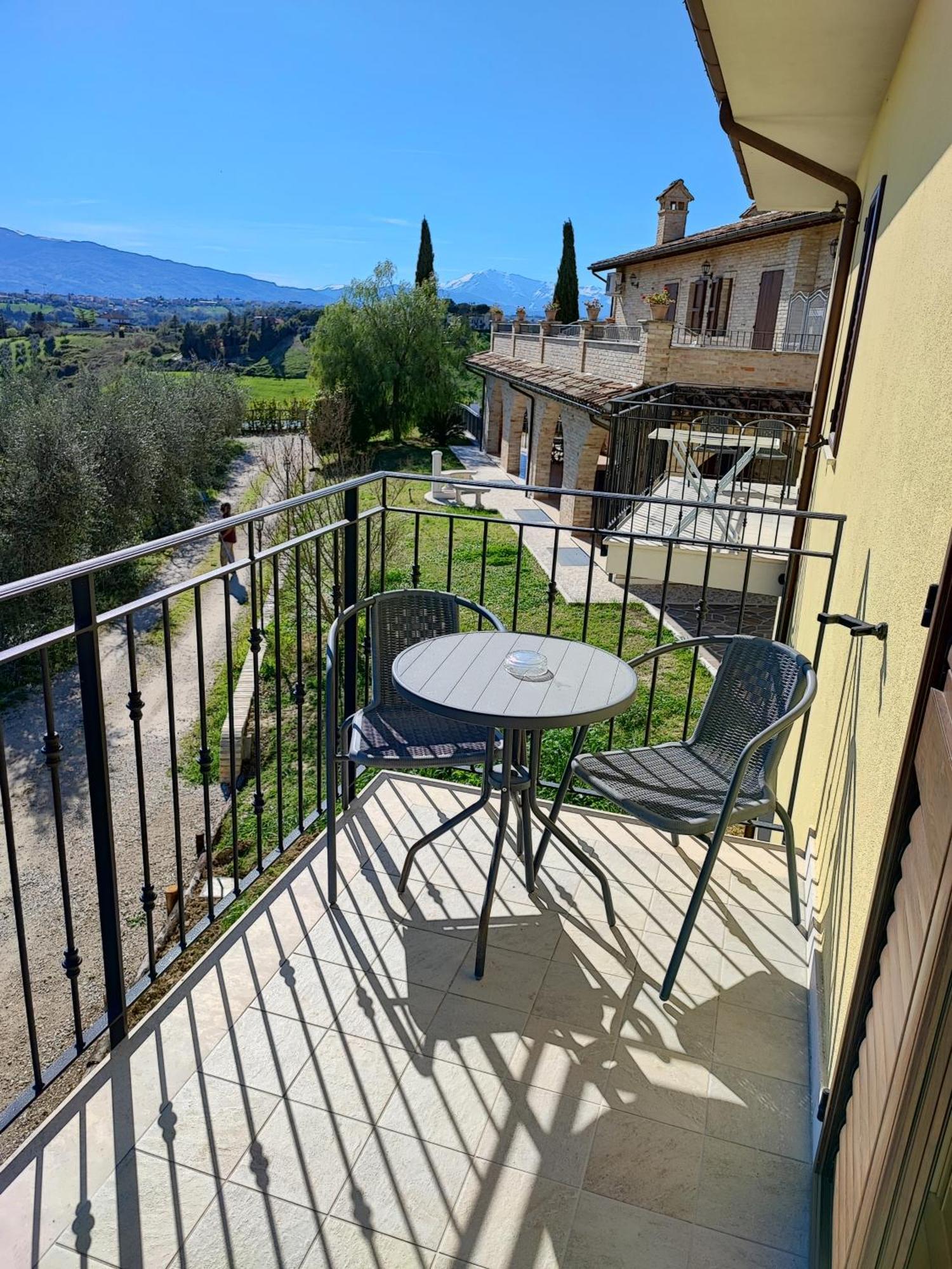 Agriturismo Alla Solagna Colli del Tronto ภายนอก รูปภาพ