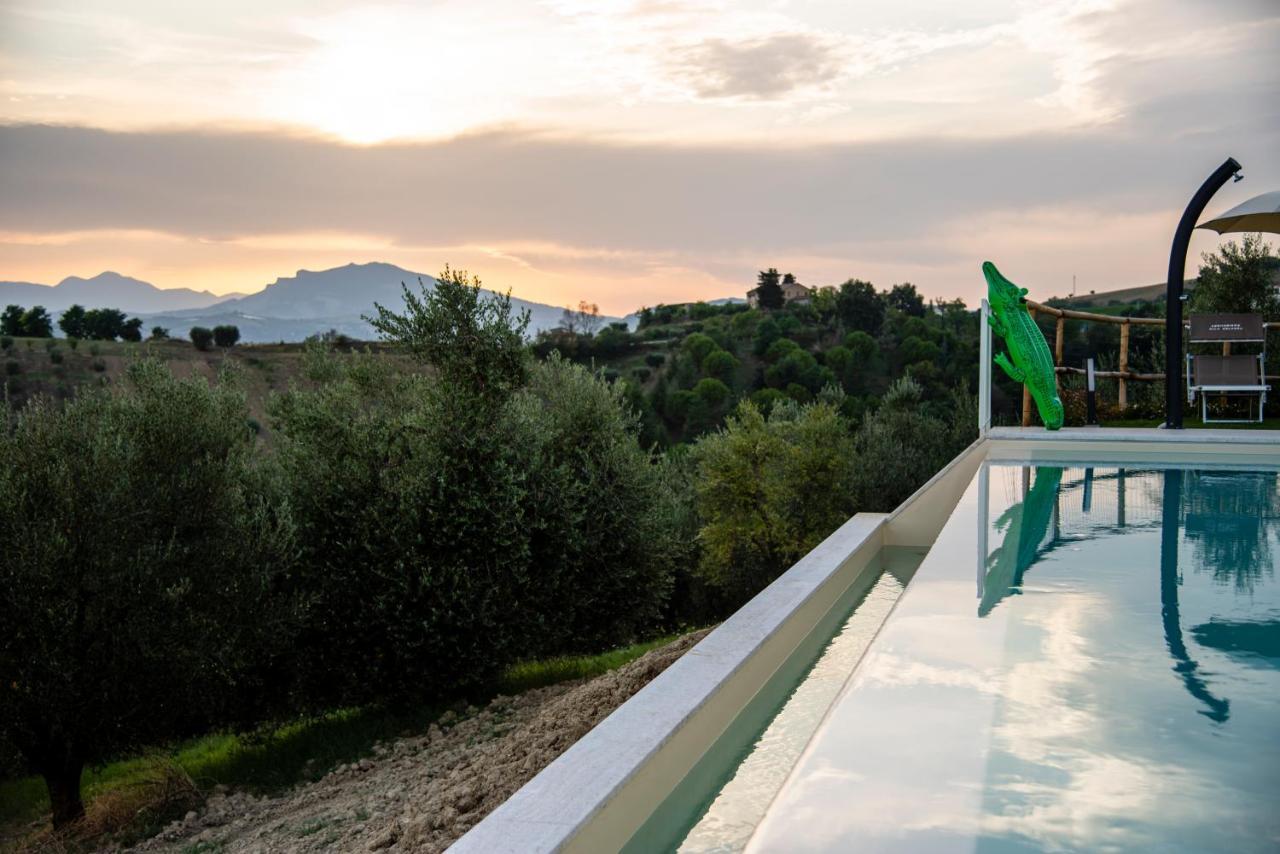 Agriturismo Alla Solagna Colli del Tronto ภายนอก รูปภาพ